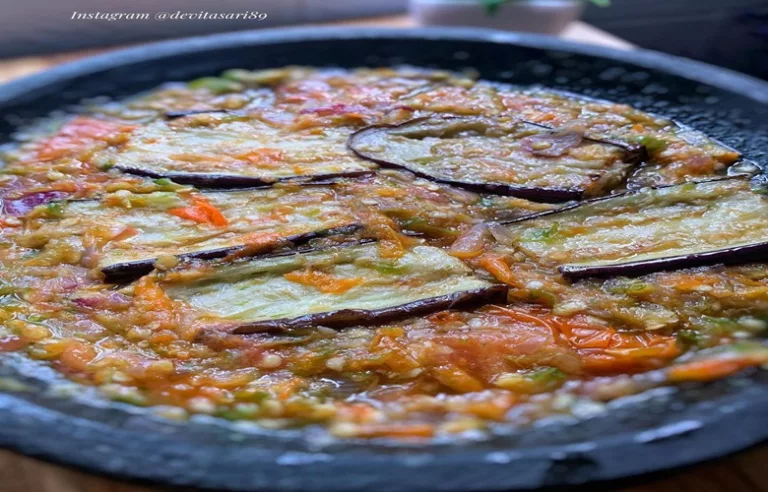 Sambal terong rebus dan telur dadar