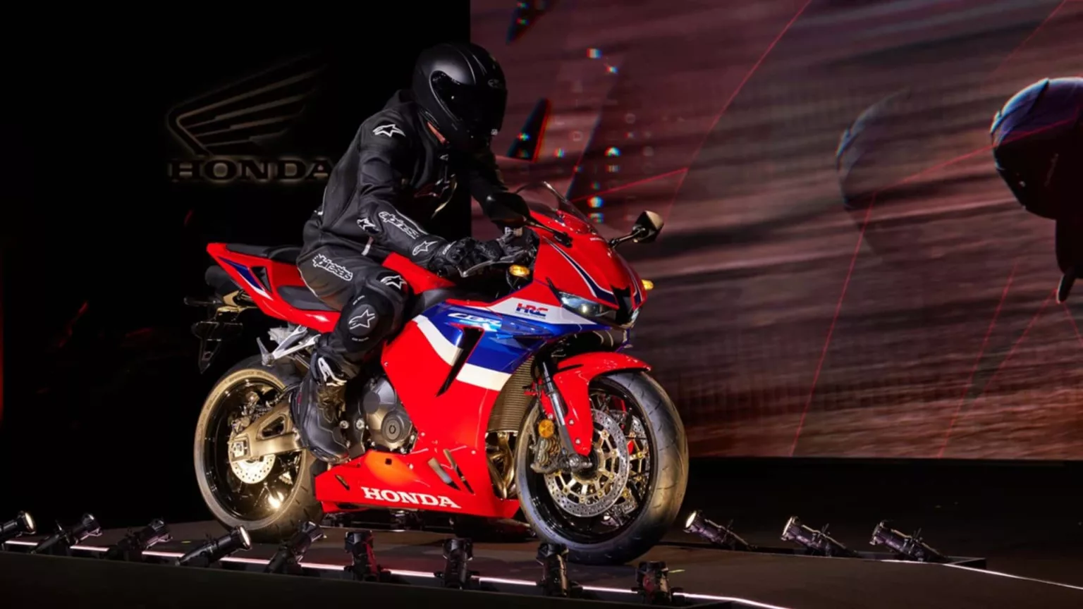 Honda CBR600RR Spesifikasinya Bikin Dunia Gempar, Kenapa?