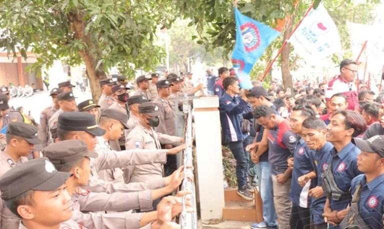 Polres Majalengka amankan unjuk rasa buruh